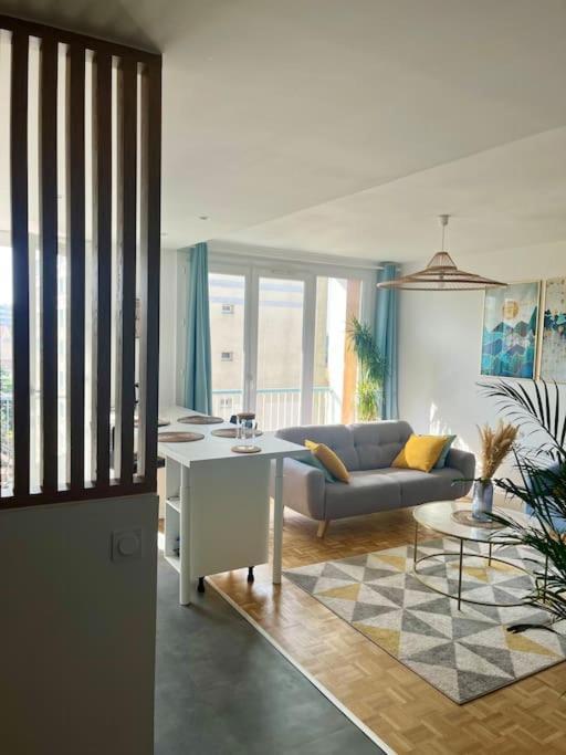Chambre Privee Dans Un Appartement Partage فيليوربان المظهر الخارجي الصورة